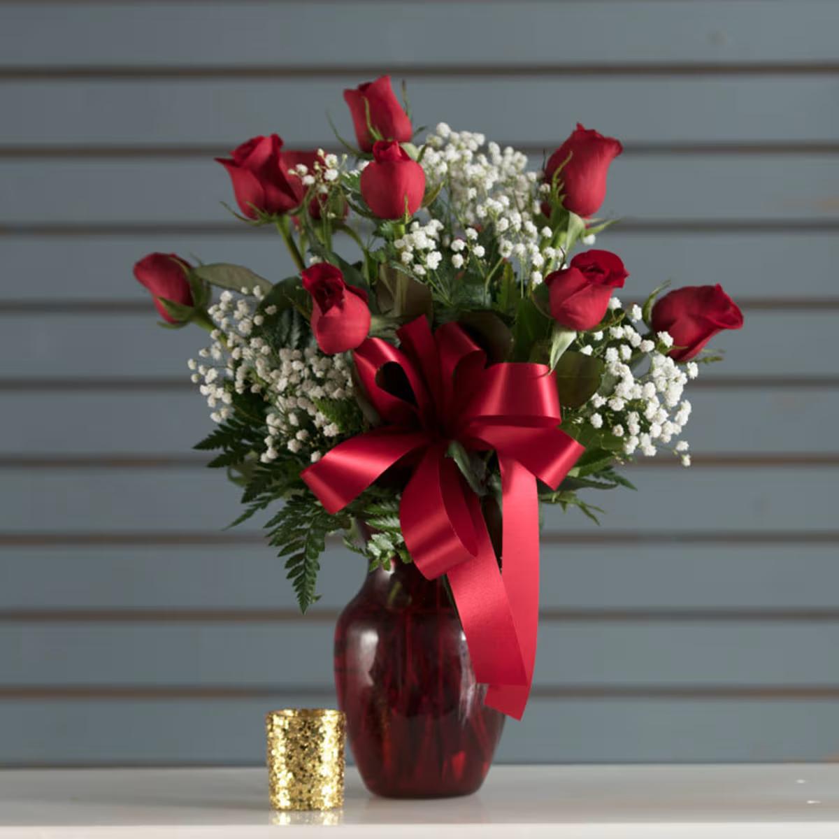 Twelve Rose in Vase